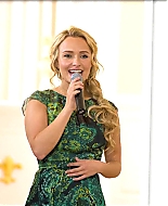 neutrogena_haydenpanettiere_00020.jpg
