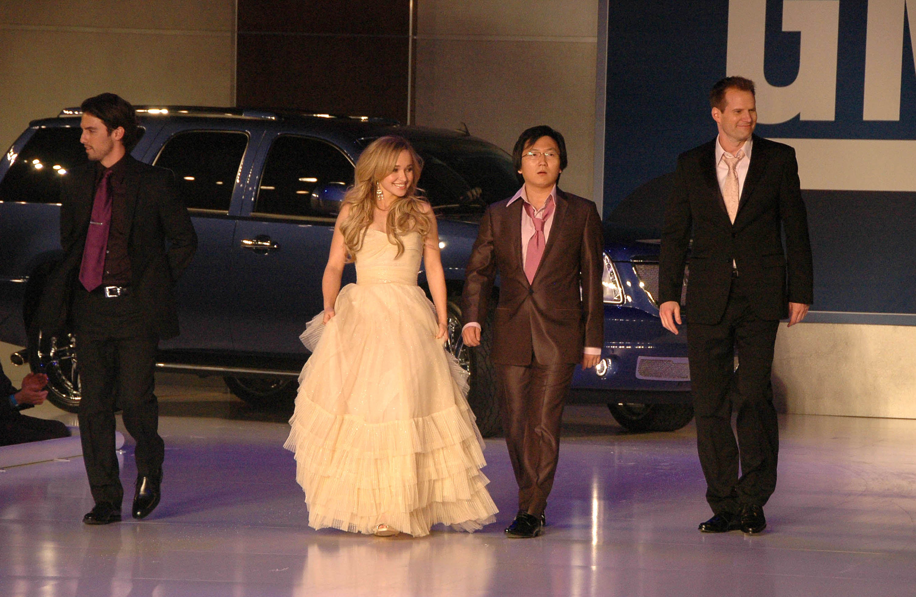 fashionshow25.jpg fashionshow25.jpg