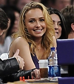 74756_Hayden_Panettiere_at_Lakers_Game_3_122_580lo.jpg