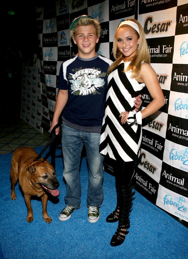 JonathanLi_Phill_8215760_Max.jpg JonathanLi_Phill_8215760_Max.jpg