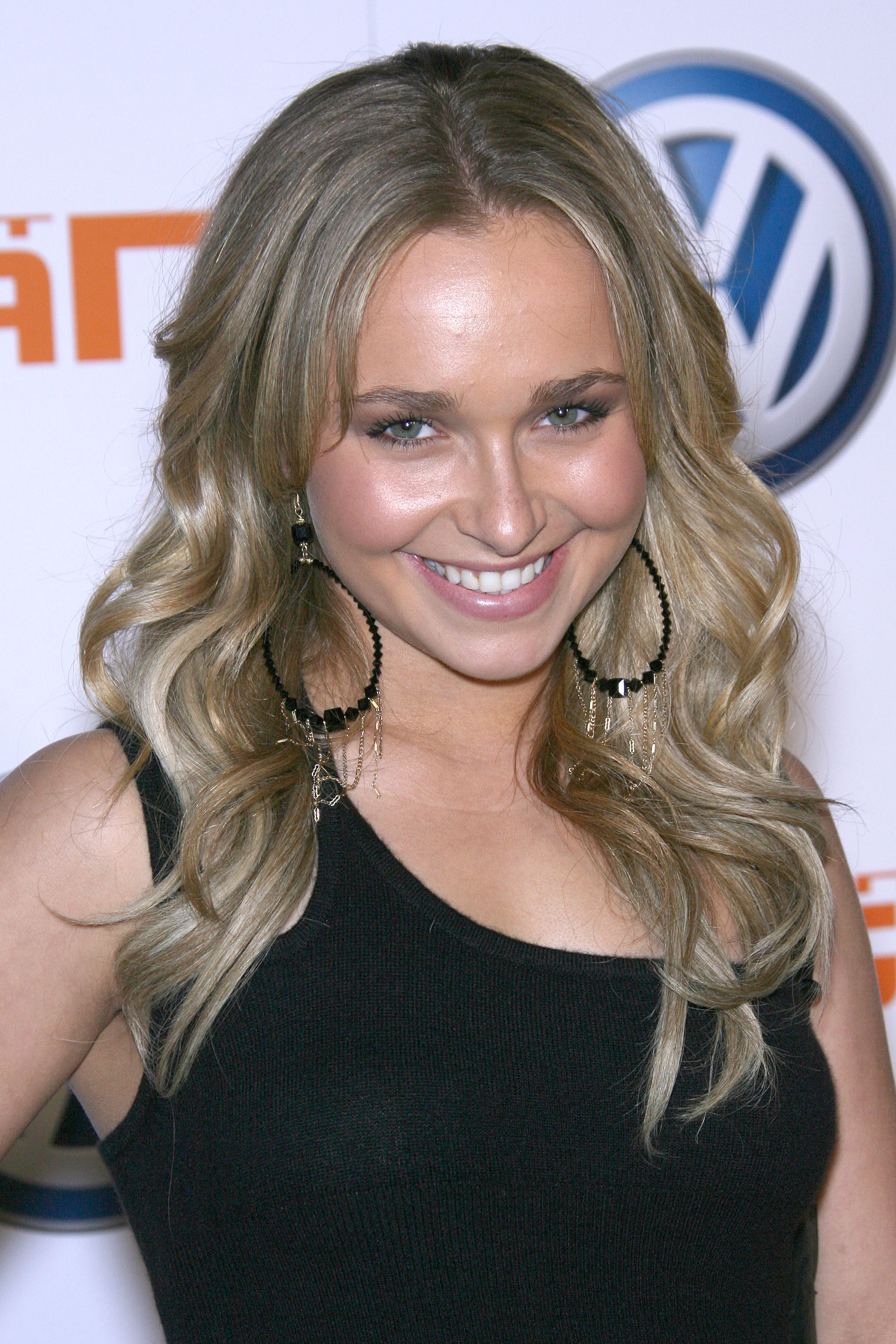 32574_Celebrity_City_Hayden_Panettiere_047_022_122_471lo.jpg
