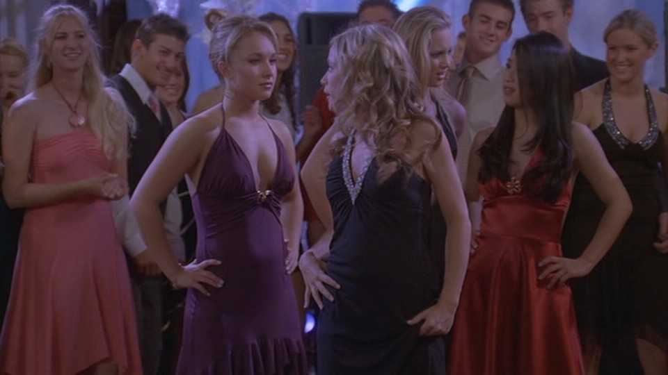 HaydenPanettiere_BIO-AoN_2006_DVD_450.jpg