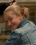 HaydenPanettiere_RS_2005_DVD_037.jpg