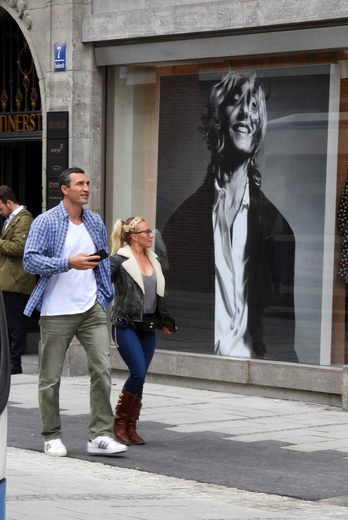 hayden-panettiere-out-in-munich-germany-_1.jpg hayden-panettiere-out-in-munich-germany-_1.jpg