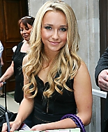 Filename=splashnews_spl1210_025.jpg
Filesize=369KiB
Dimensions=1098x1500
Date added=Aug 31, 2007 splashnews_spl1210_025.jpg