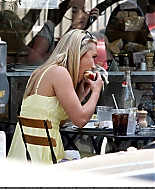HPanettiere091807_09.jpg