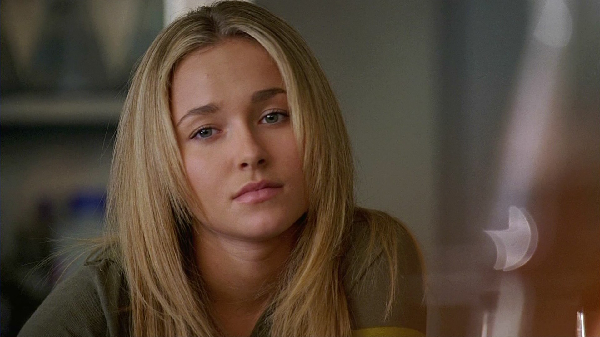 HaydenPanettiere_Heroes_S02E01_HDTV_031.jpg