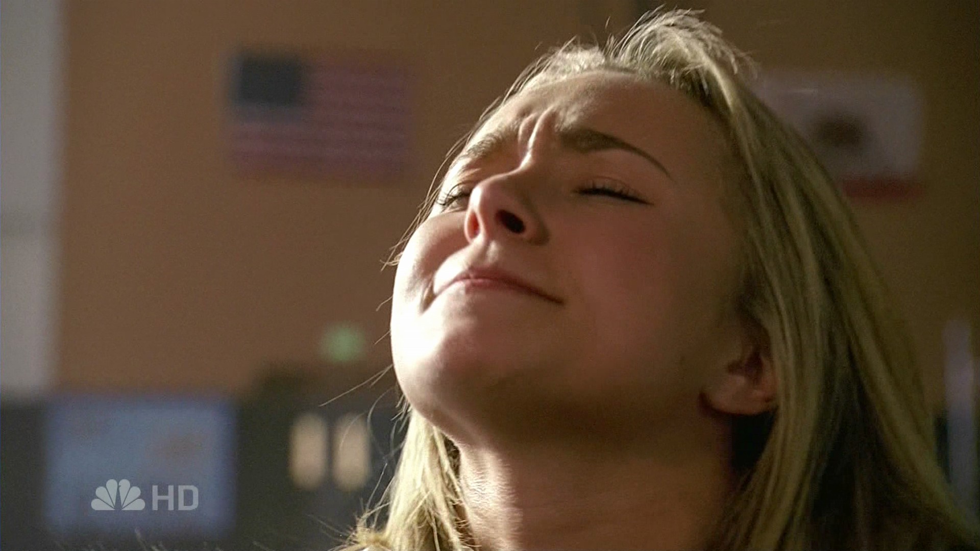 HaydenPanettiere_Heroes_S02E01_HDTV_053.jpg
