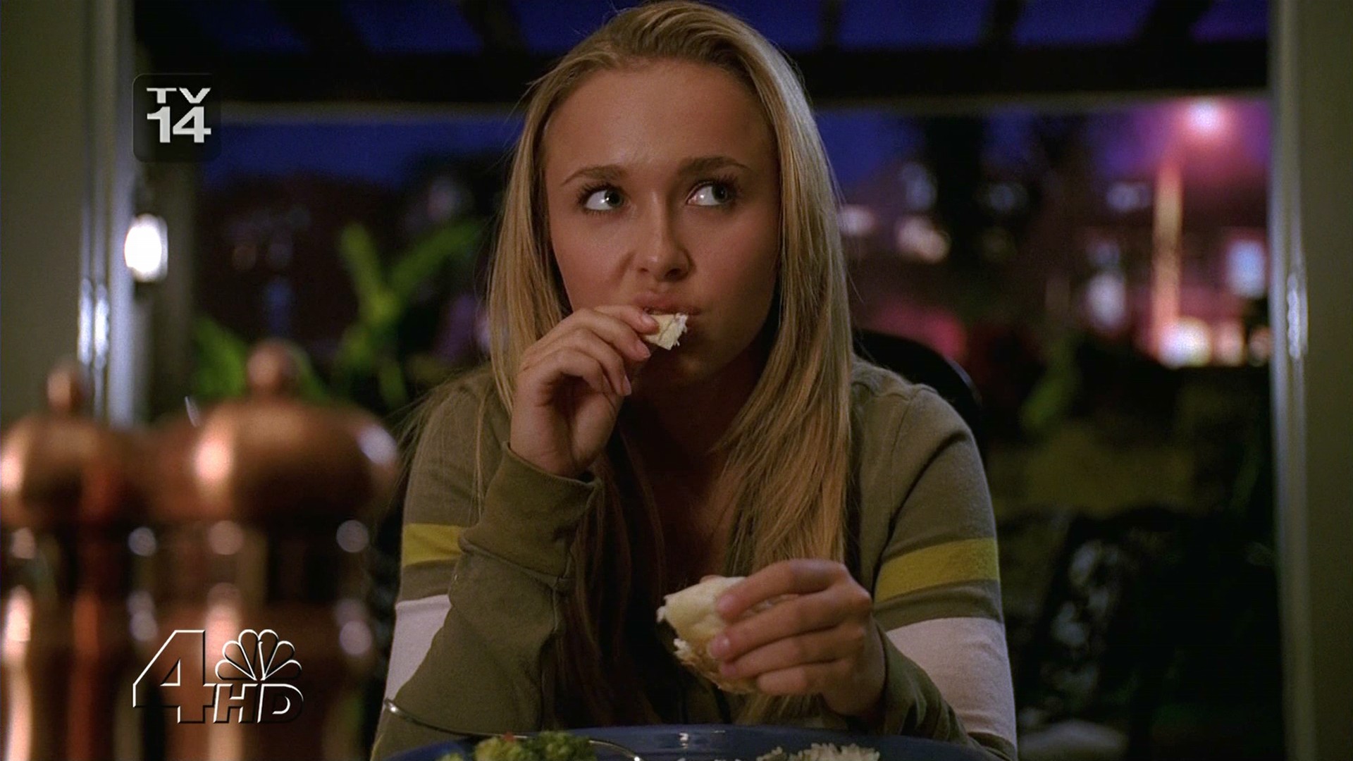HaydenPanettiere_Heroes_S02E01_HDTV_058.jpg