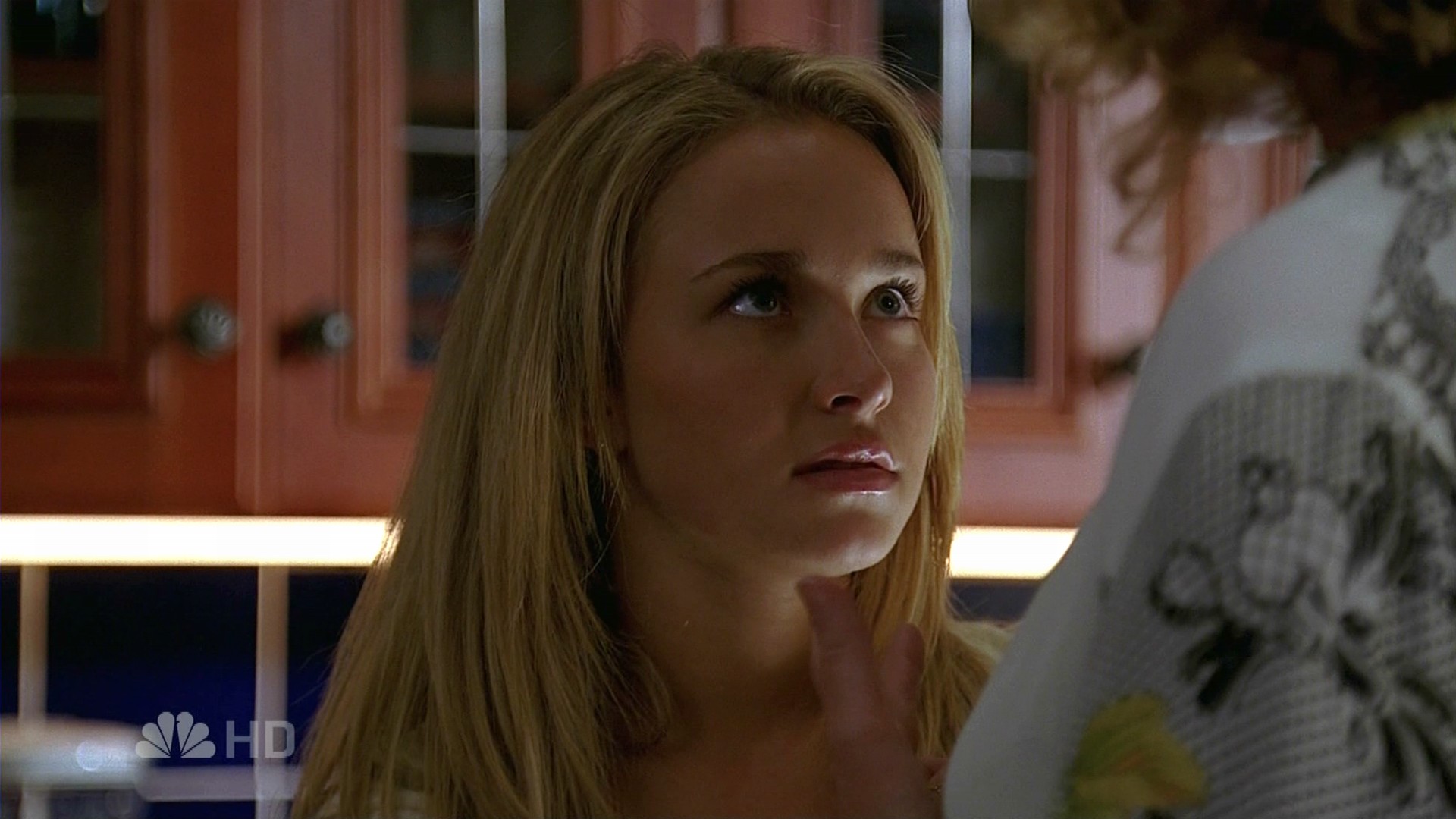 HaydenPanettiere_Heroes_S02E02_HDTV_007.jpg