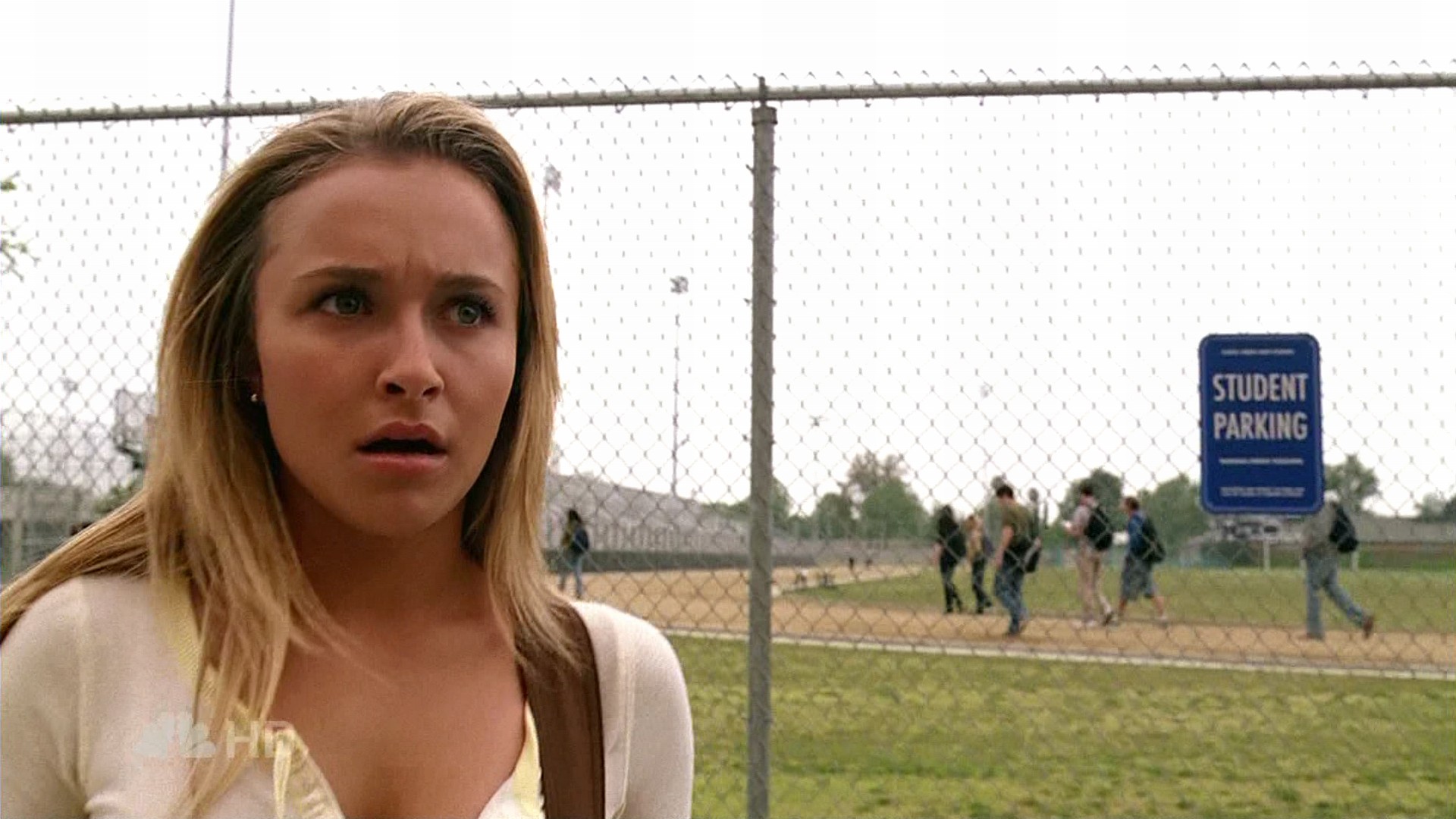 HaydenPanettiere_Heroes_S02E02_HDTV_028.jpg