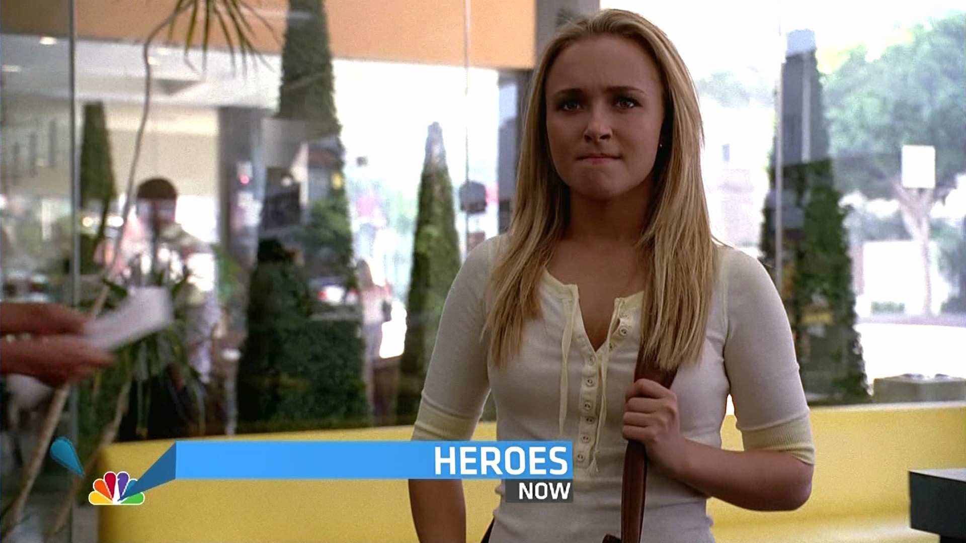 HaydenPanettiere_Heroes_S02E02_HDTV_030.jpg