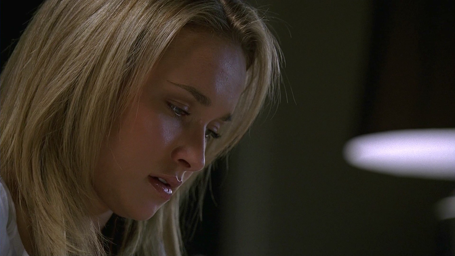 HaydenPanettiere_Heroes_S02E02_HDTV_051.jpg