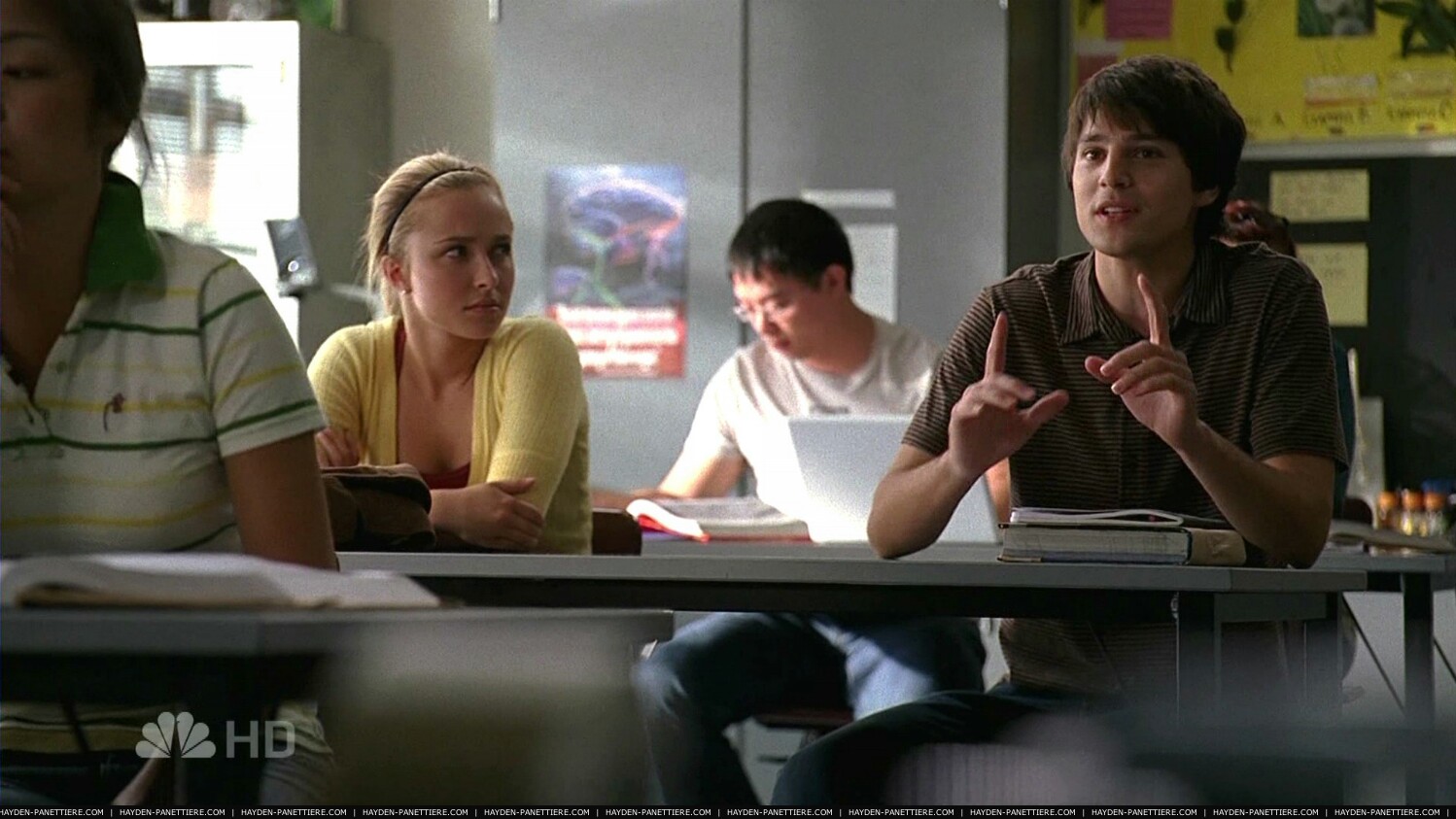 HaydenPanettiere_Heroes_S02E03_HDTV_015.jpg