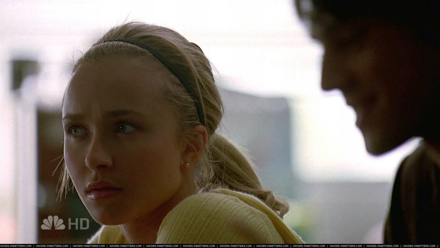 HaydenPanettiere_Heroes_S02E03_HDTV_016.jpg