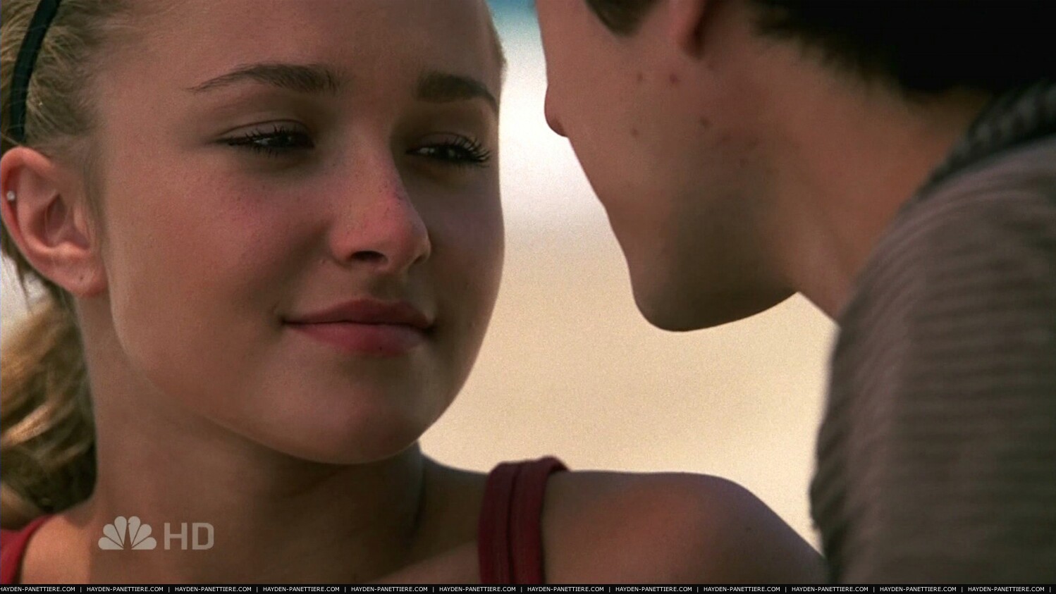 HaydenPanettiere_Heroes_S02E03_HDTV_037.jpg