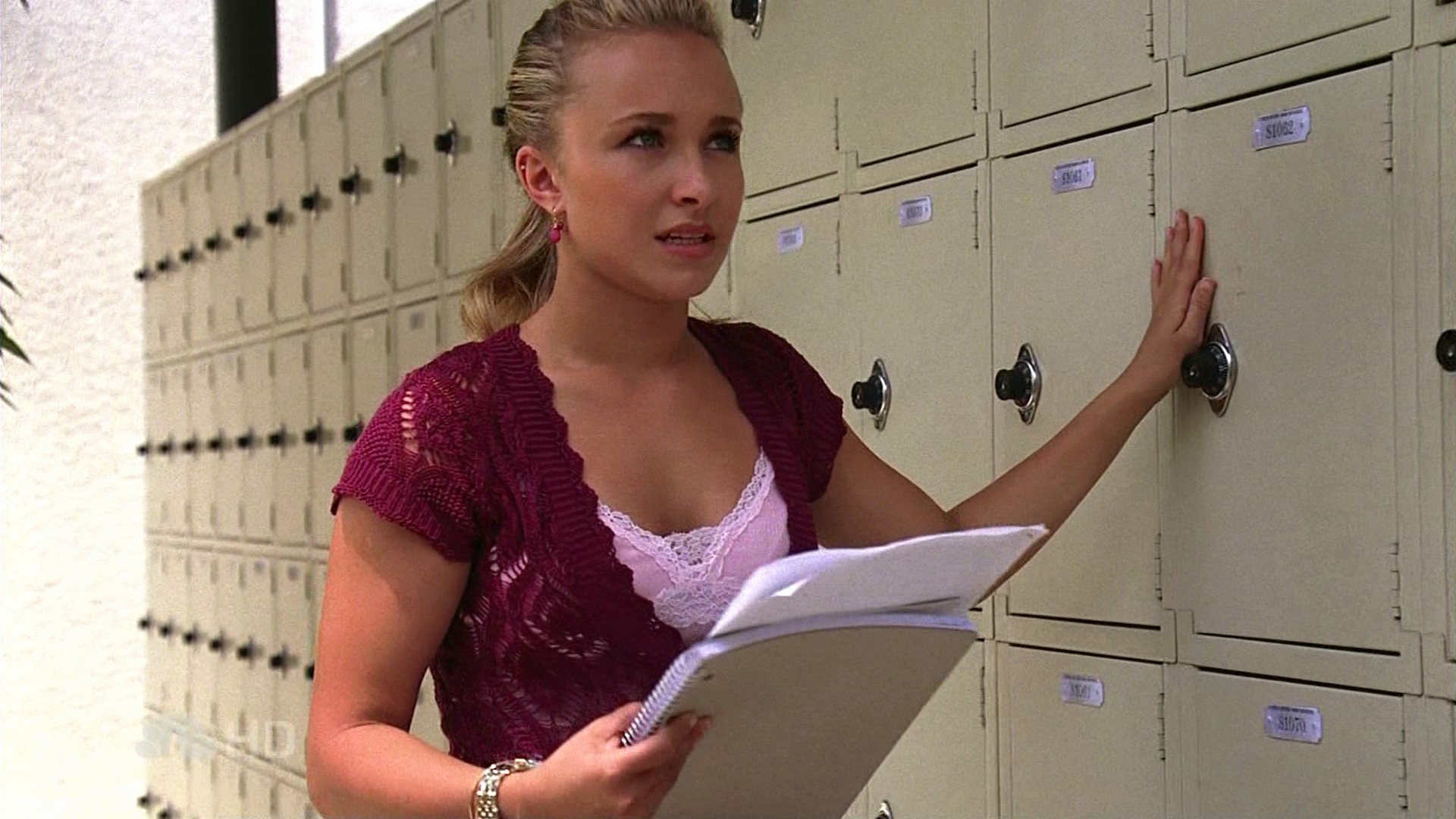 HaydenPanettiere_Heroes_S02E04_HDTV_016.jpg