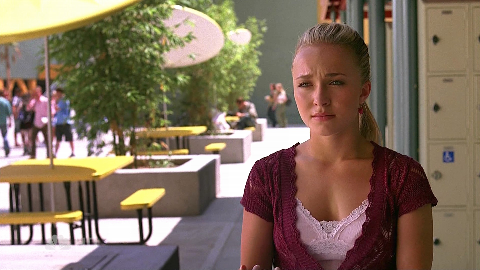 HaydenPanettiere_Heroes_S02E04_HDTV_026.jpg HaydenPanettiere_Heroes_S02E04_HDTV_026.jpg