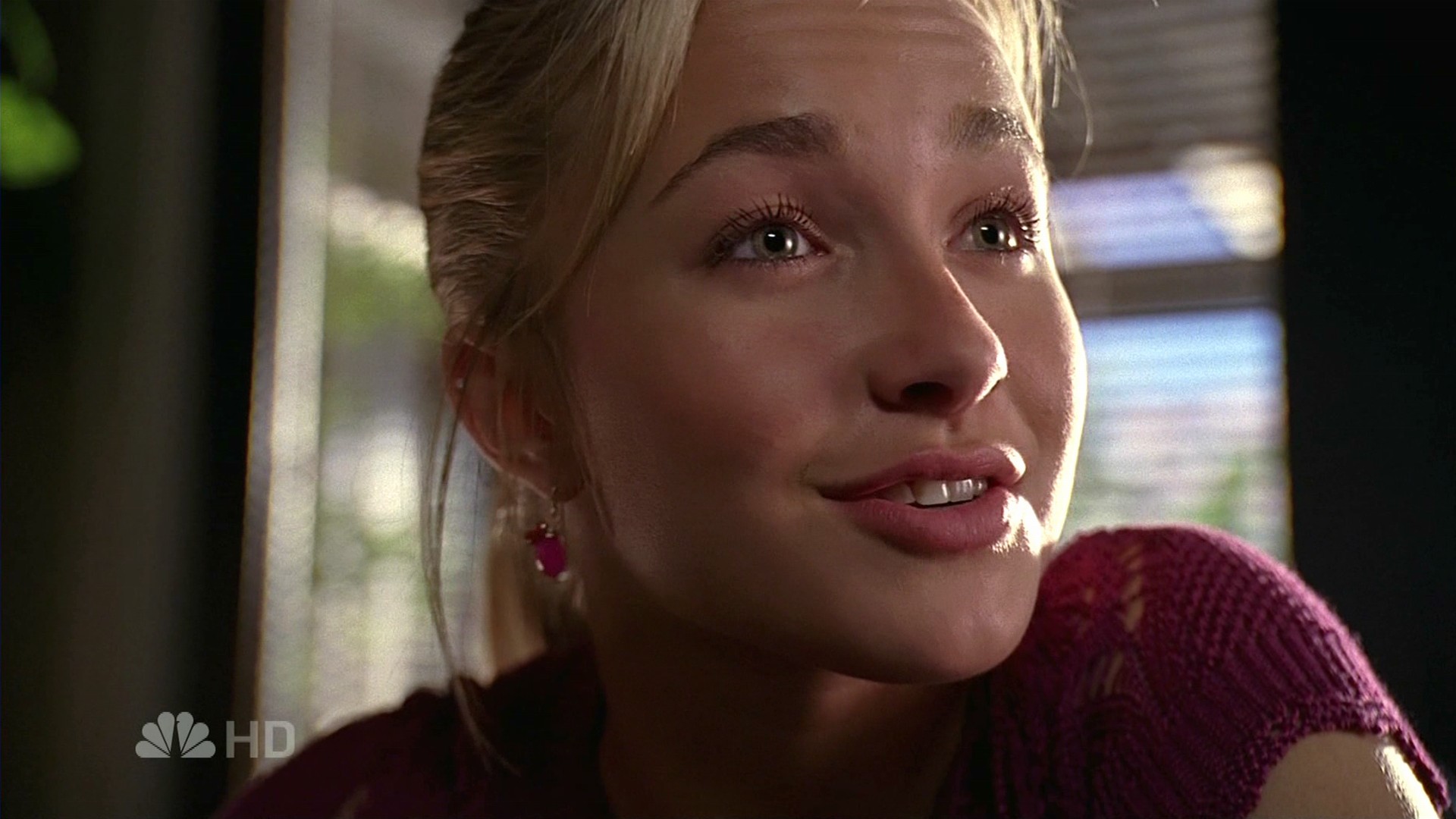 HaydenPanettiere_Heroes_S02E04_HDTV_029.jpg