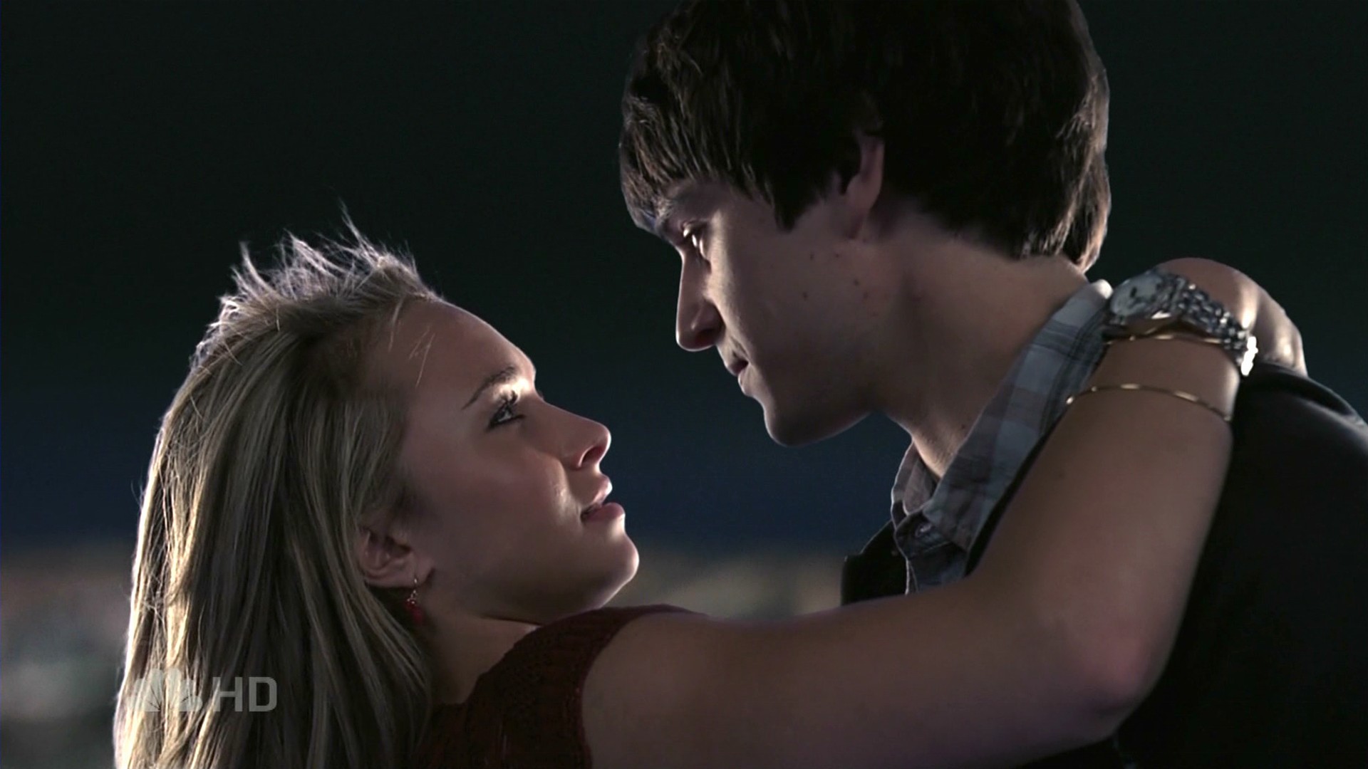 HaydenPanettiere_Heroes_S02E04_HDTV_048.jpg
