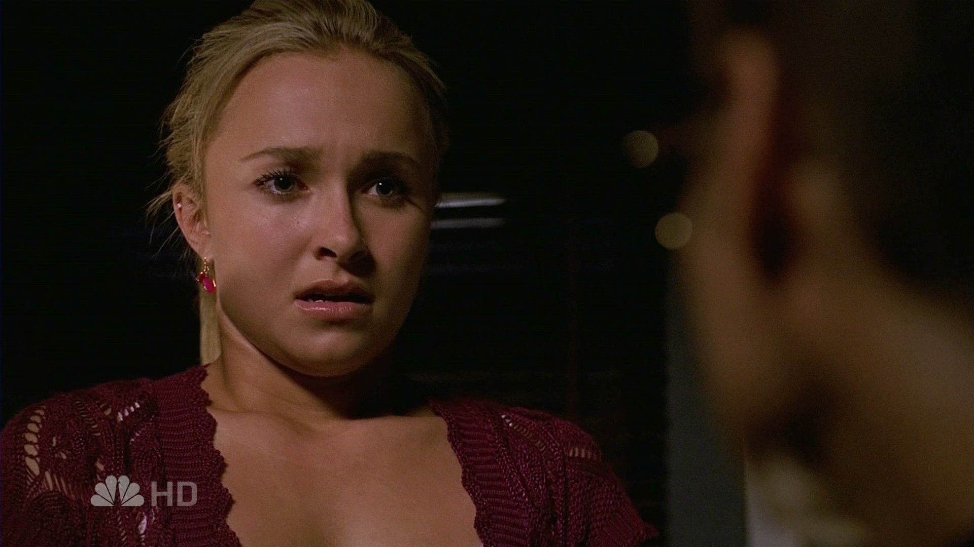 HaydenPanettiere_Heroes_S02E04_HDTV_058.jpg HaydenPanettiere_Heroes_S02E04_HDTV_058.jpg