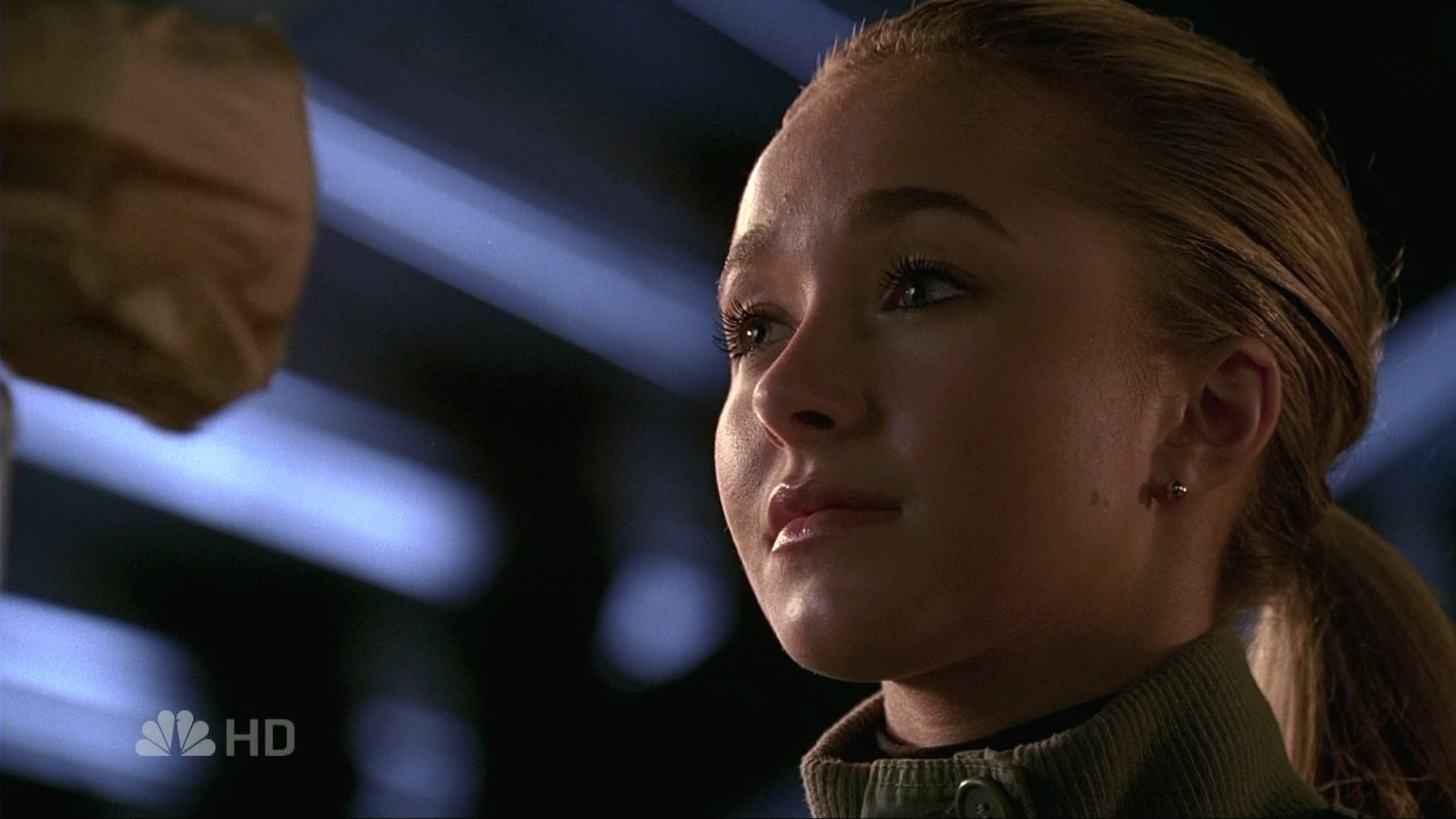 HaydenPanettiere_Heroes_S02E06_HDTV_031.jpg
