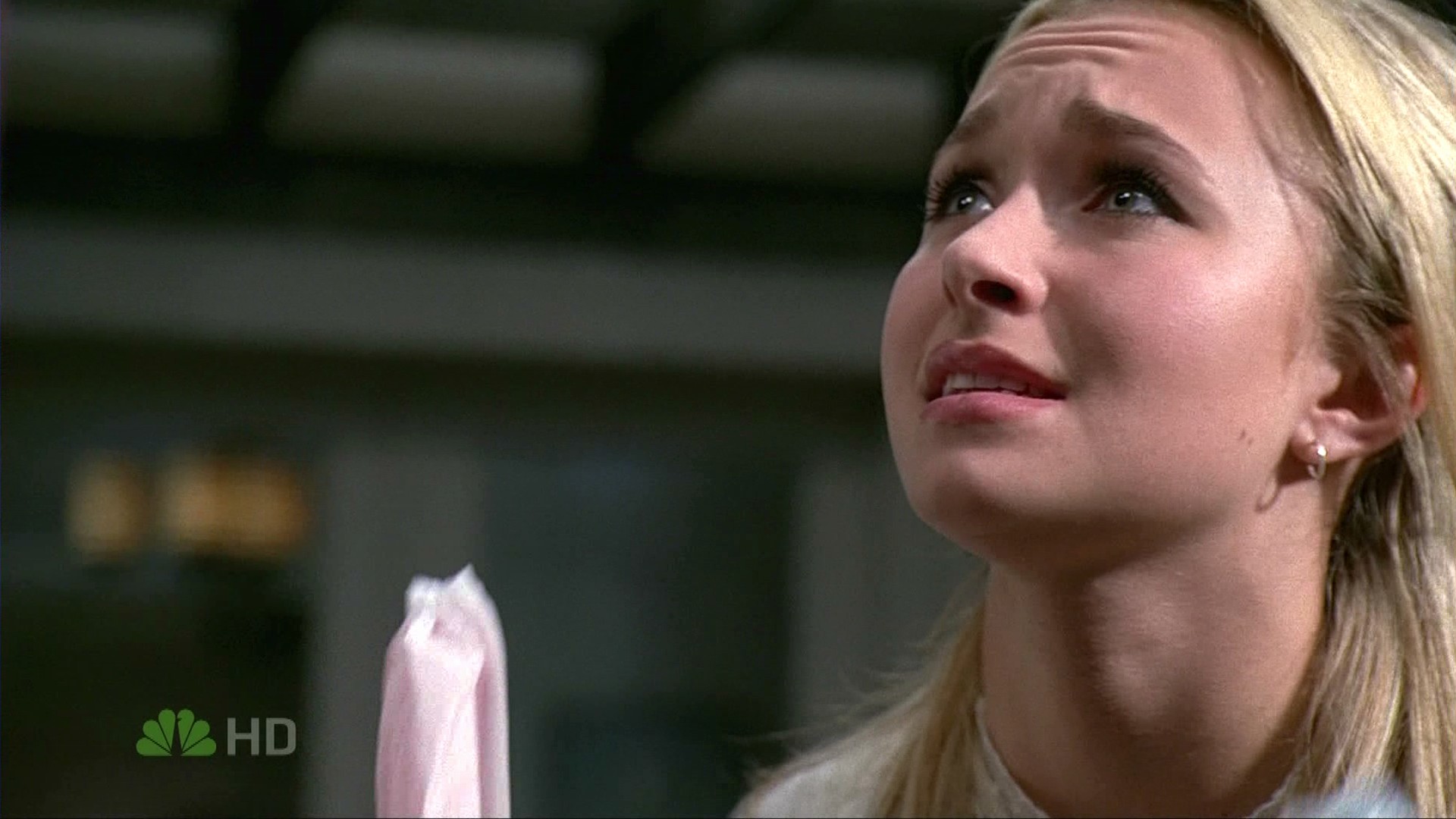 HaydenPanettiere_Heroes_S02E07_HDTV_029.jpg
