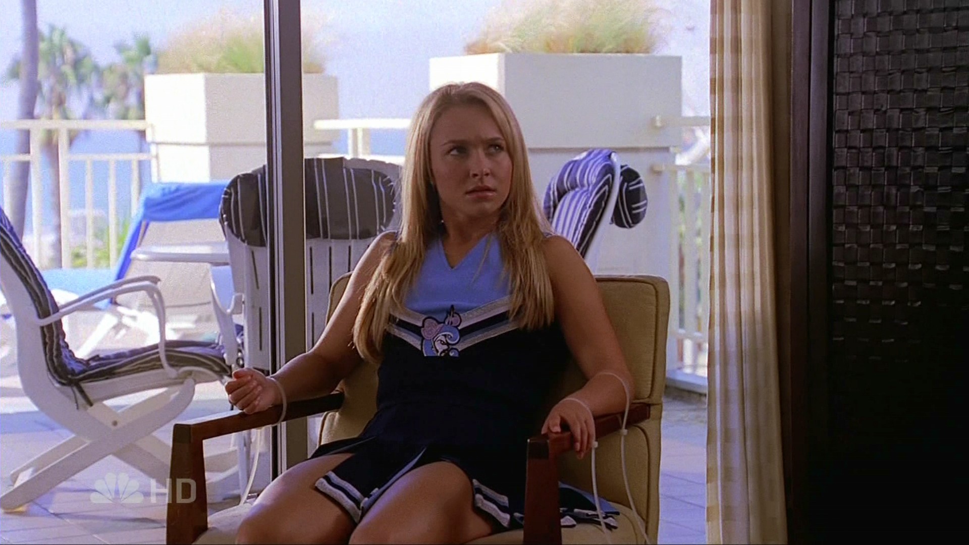 HaydenPanettiere_Heroes_S02E09_HDTV_043.jpg
