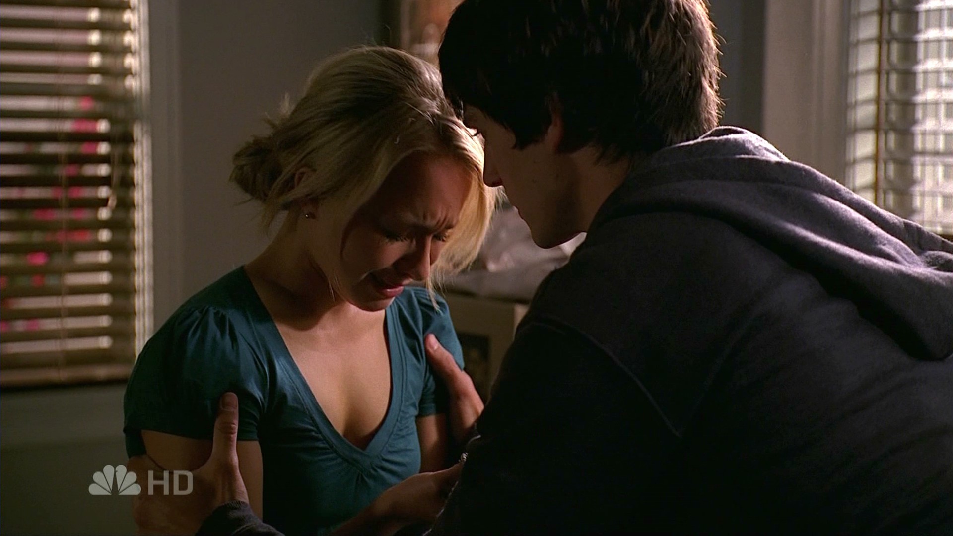 HaydenPanettiere_Heroes_S02E10_HDTV_018.jpg