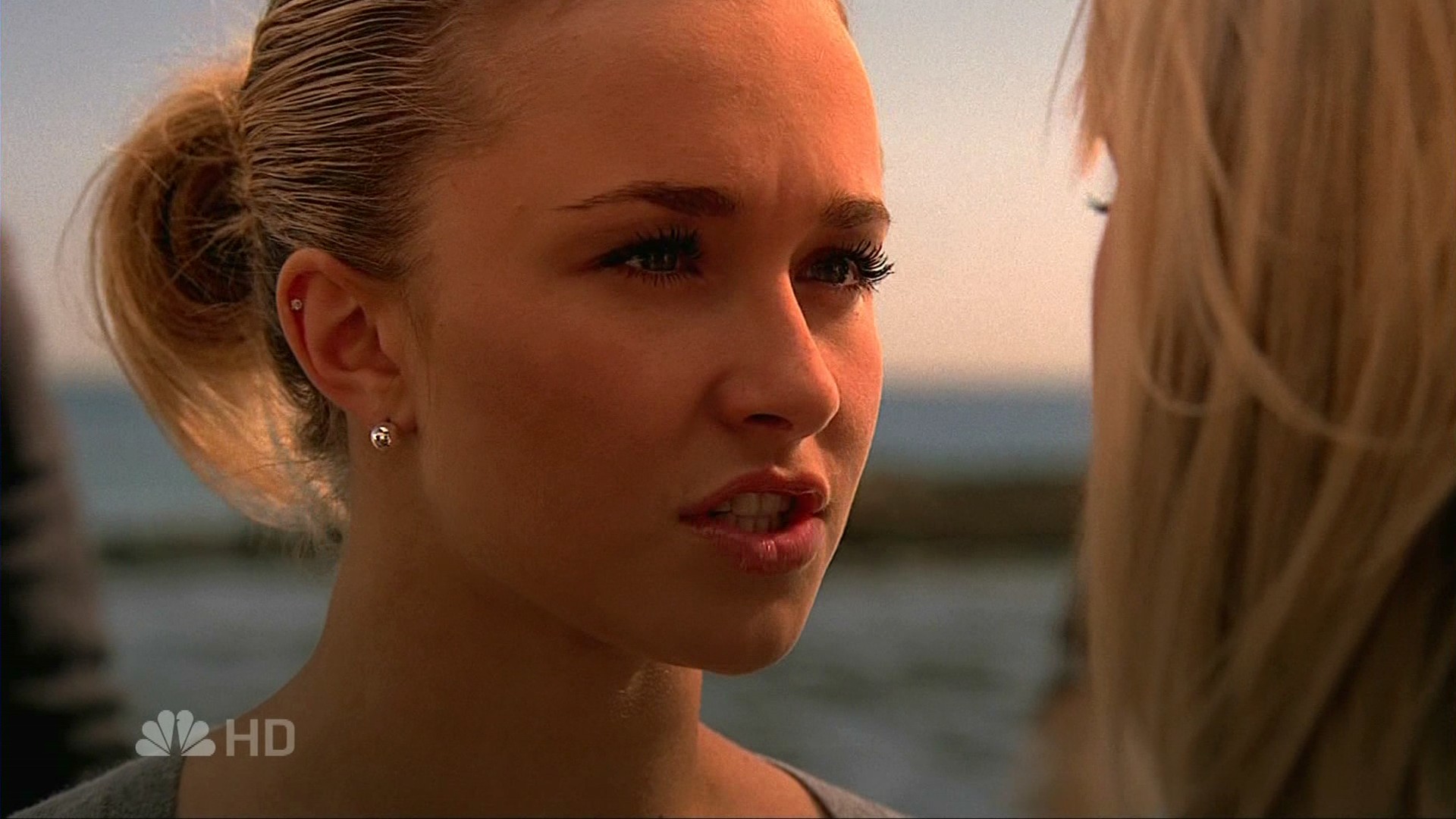 HaydenPanettiere_Heroes_S02E10_HDTV_031.jpg