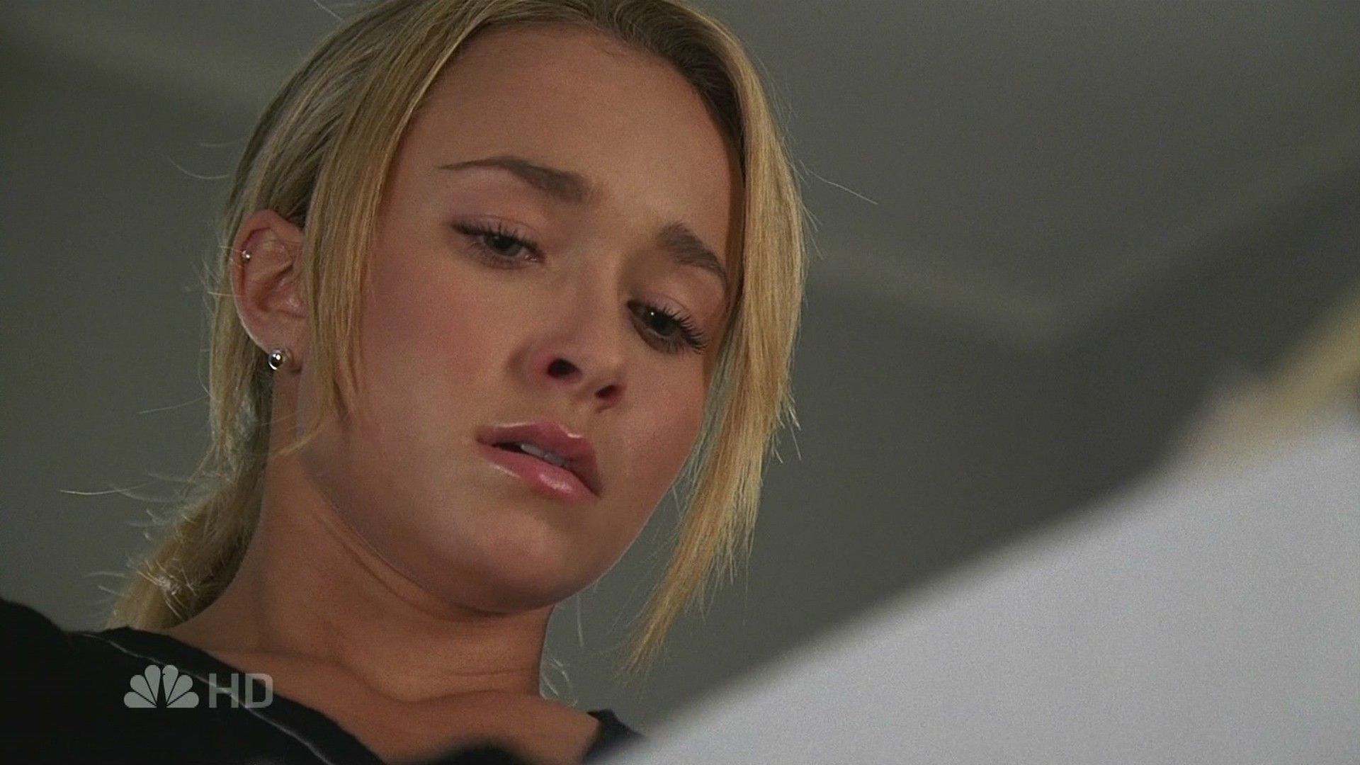 HaydenPanettiere_Heroes_S02E11_HDTV_010.jpg