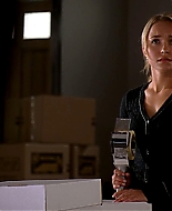 HaydenPanettiere_Heroes_S02E11_HDTV_012.jpg