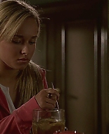HaydenPanettiere_Heroes_S01E01_HDTV_025.jpg
