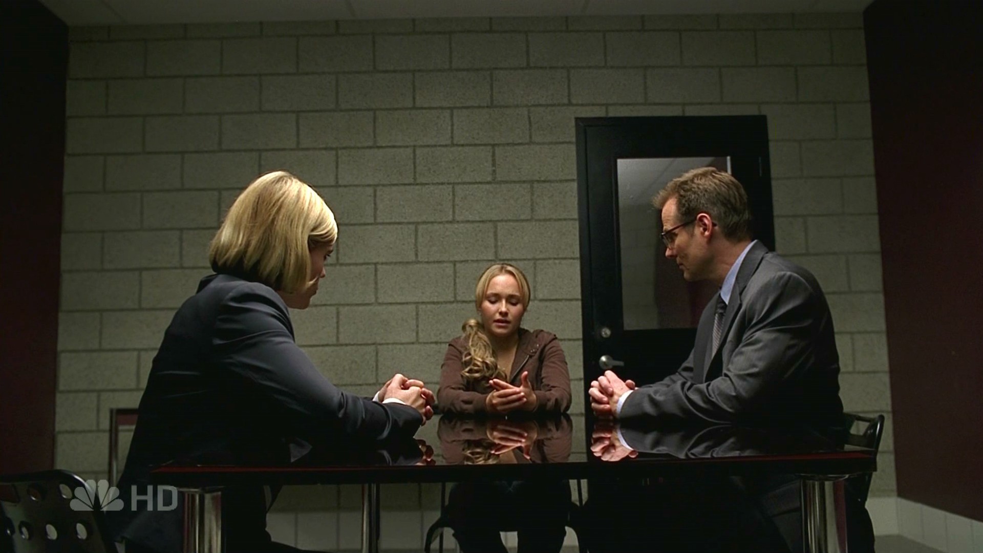 HaydenPanettiere_Heroes_S01E11_HDTV_006.jpg