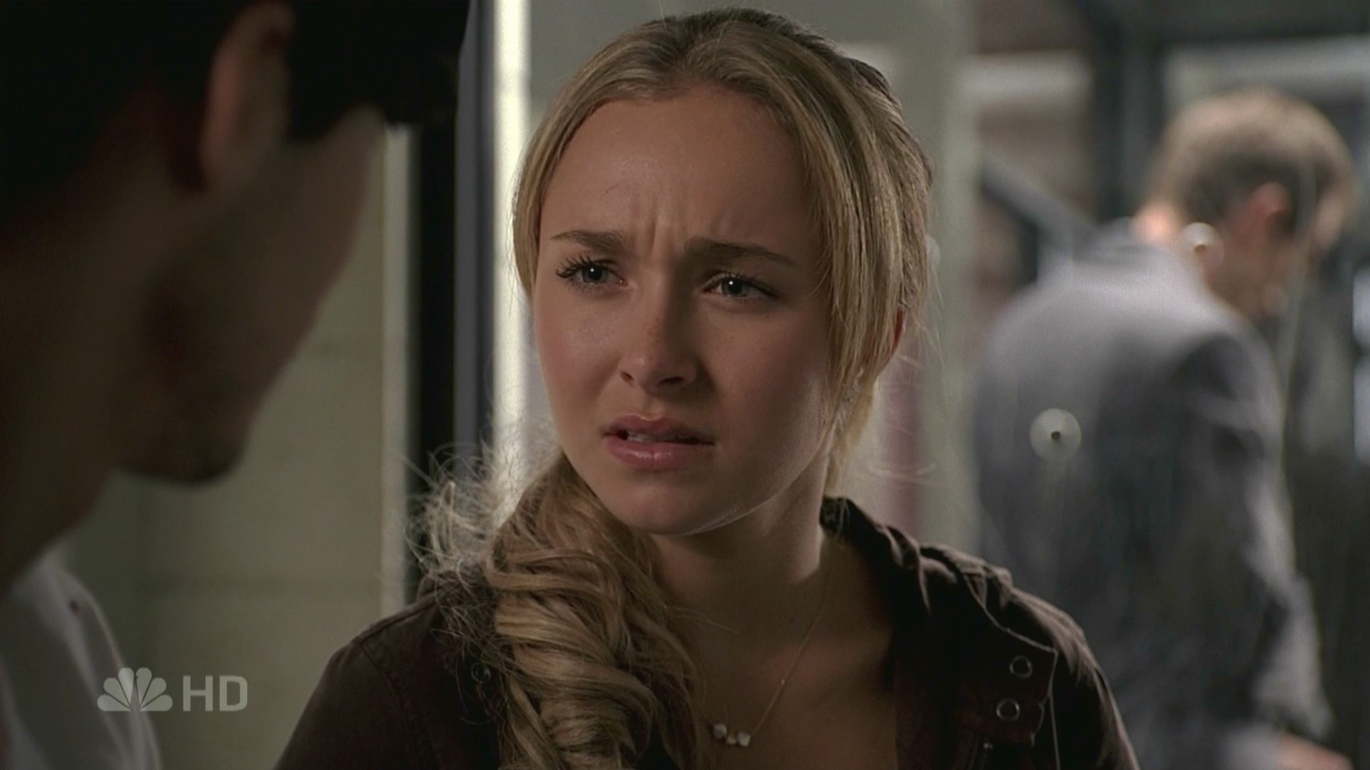 HaydenPanettiere_Heroes_S01E11_HDTV_019.jpg