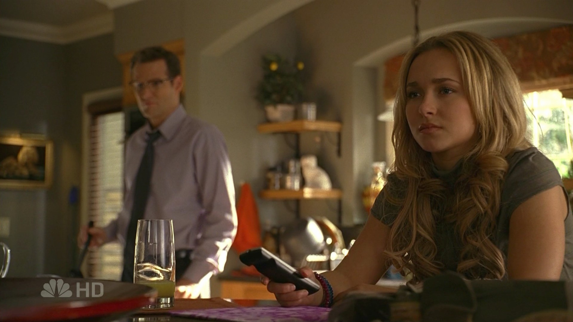 HaydenPanettiere_Heroes_S01E12_HDTV_003.jpg