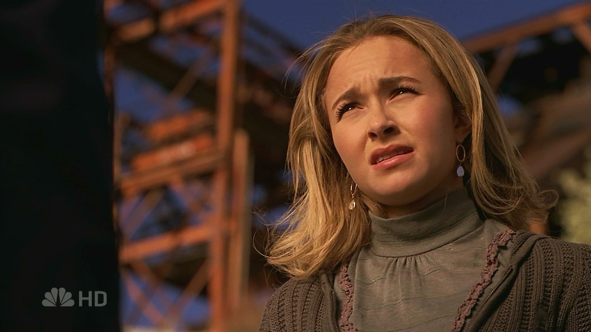 HaydenPanettiere_Heroes_S01E12_HDTV_027.jpg