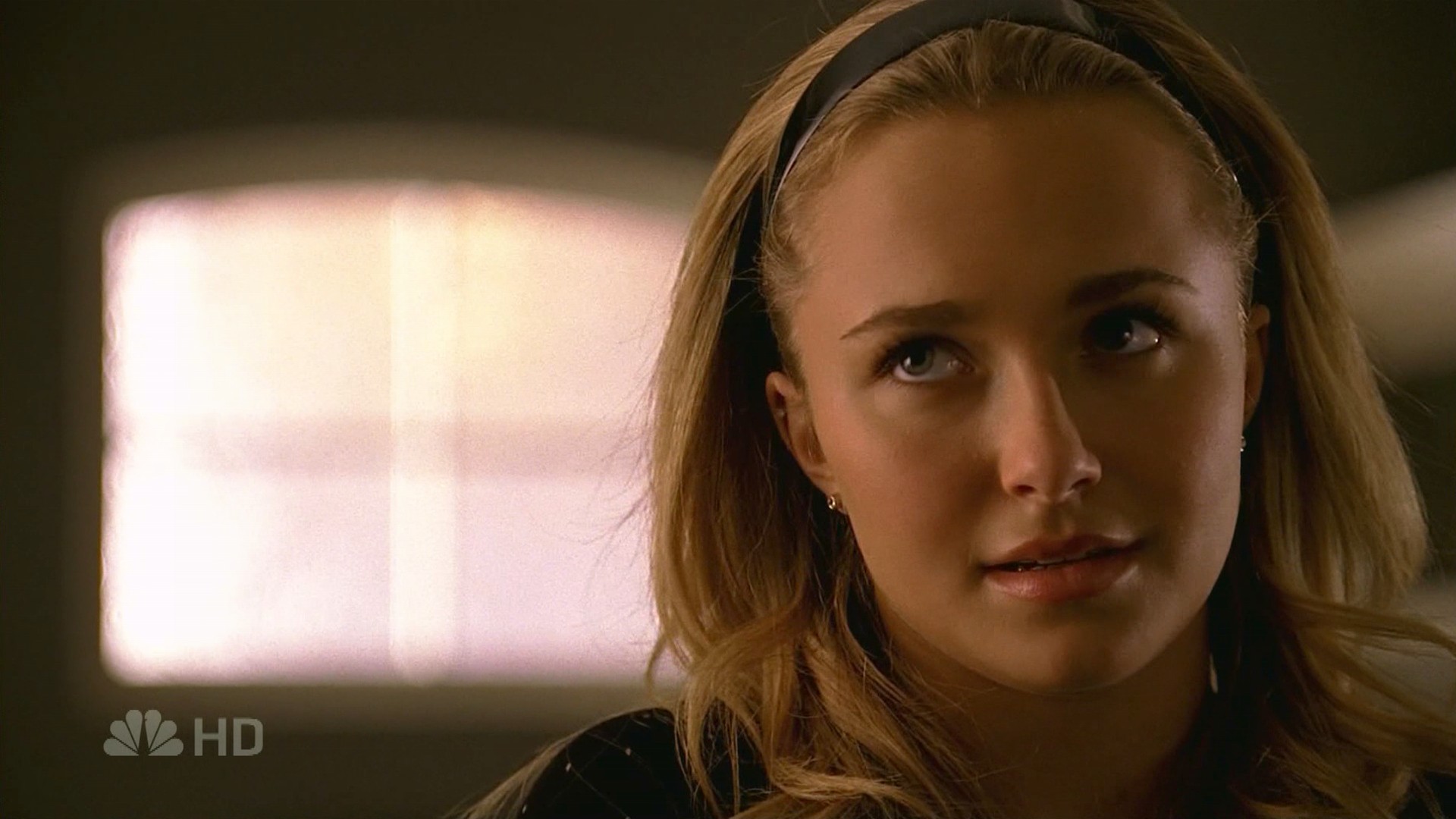 HaydenPanettiere_Heroes_S01E13_HDTV_011.jpg