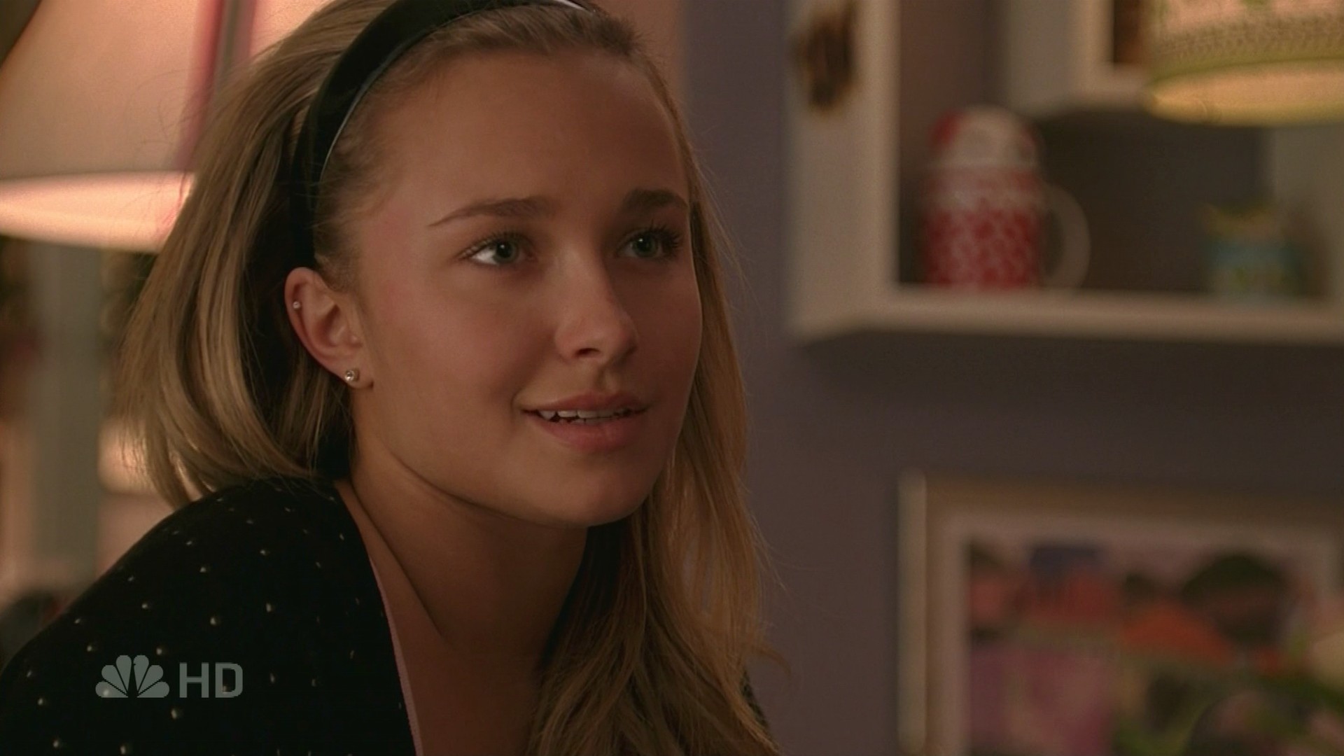 HaydenPanettiere_Heroes_S01E13_HDTV_038.jpg