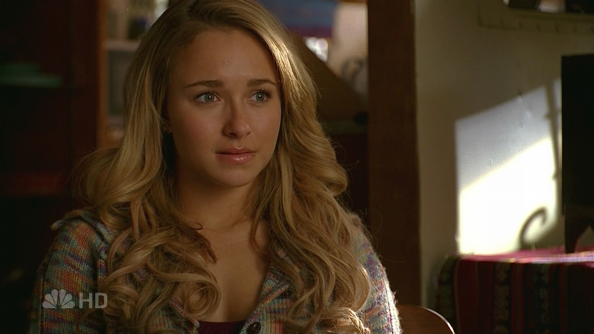 HaydenPanettiere_Heroes_S01E14_HDTV_026.jpg