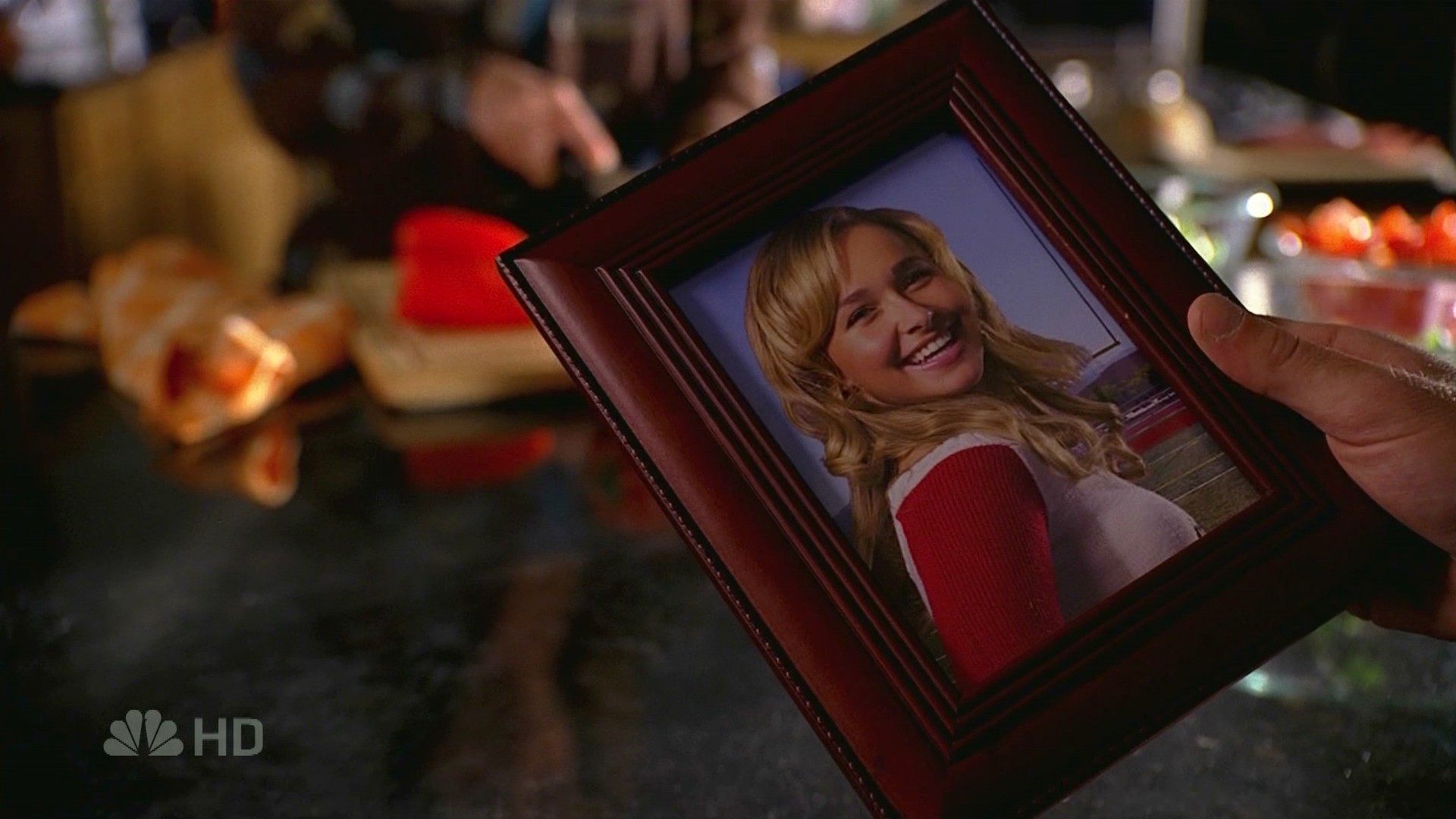 HaydenPanettiere_Heroes_S01E14_HDTV_042.jpg HaydenPanettiere_Heroes_S01E14_HDTV_042.jpg