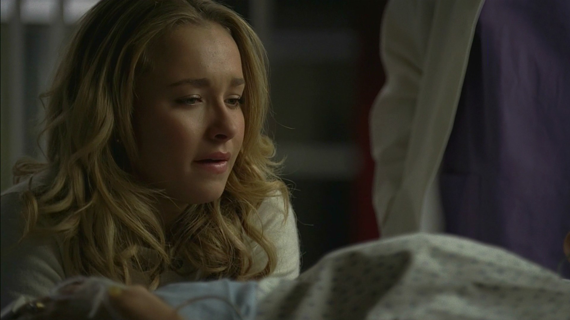 HaydenPanettiere_Heroes_S01E16_HDTV_014.jpg