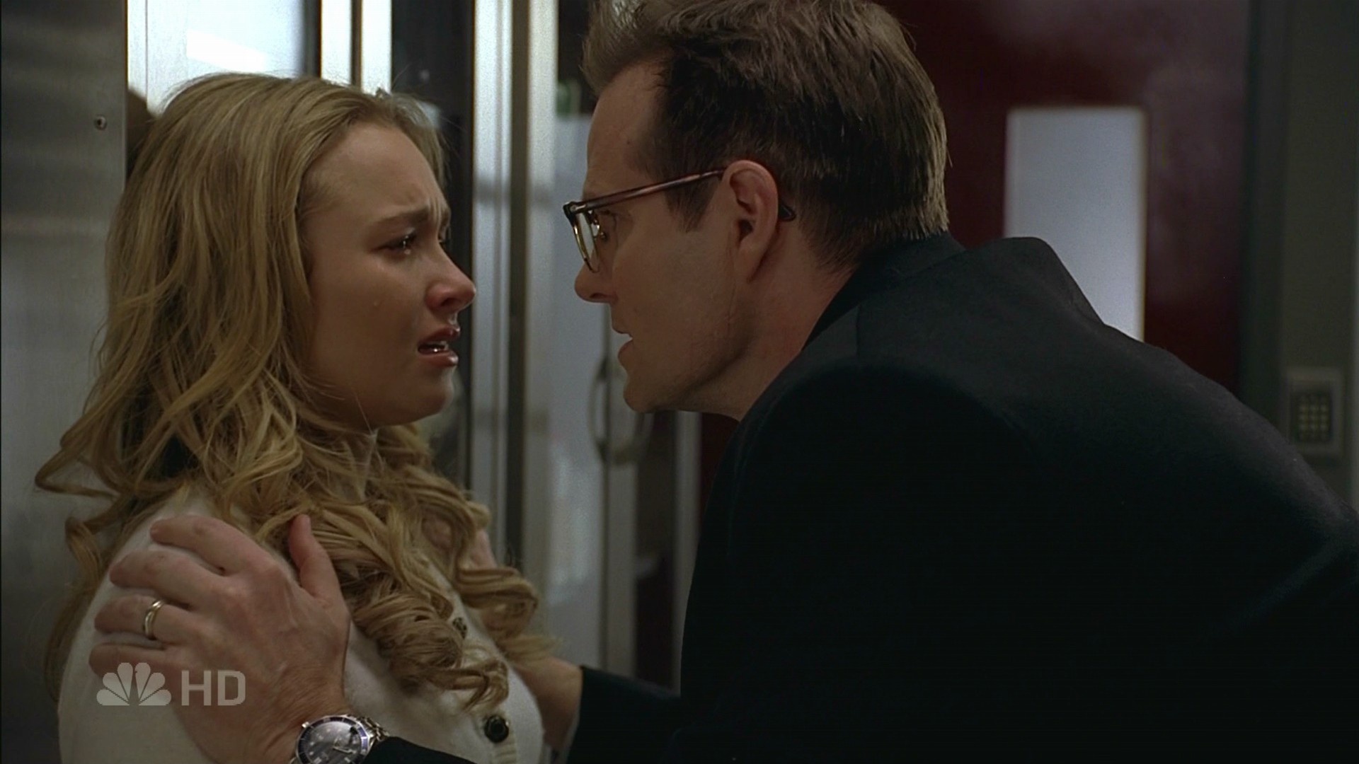 HaydenPanettiere_Heroes_S01E16_HDTV_031.jpg