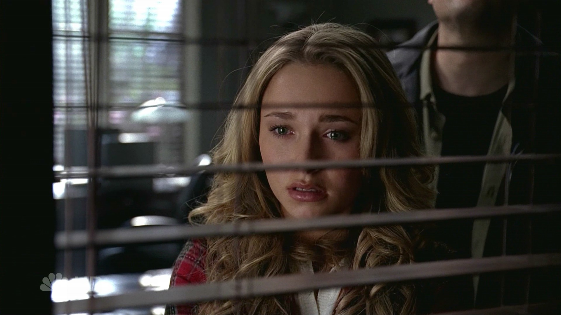 HaydenPanettiere_Heroes_S01E17_HDTV_022.jpg