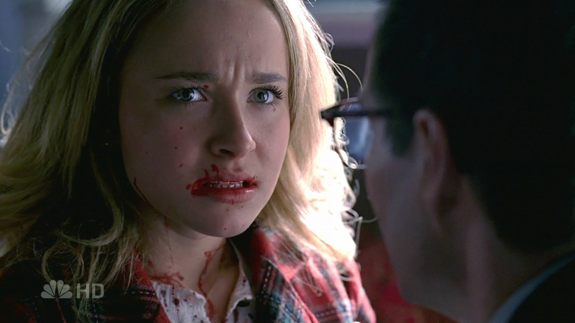 HaydenPanettiere_Heroes_S01E17_HDTV_034.jpg