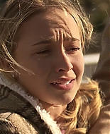 HaydenPanettiere_Heroes_S01E17_HDTV_095.jpg