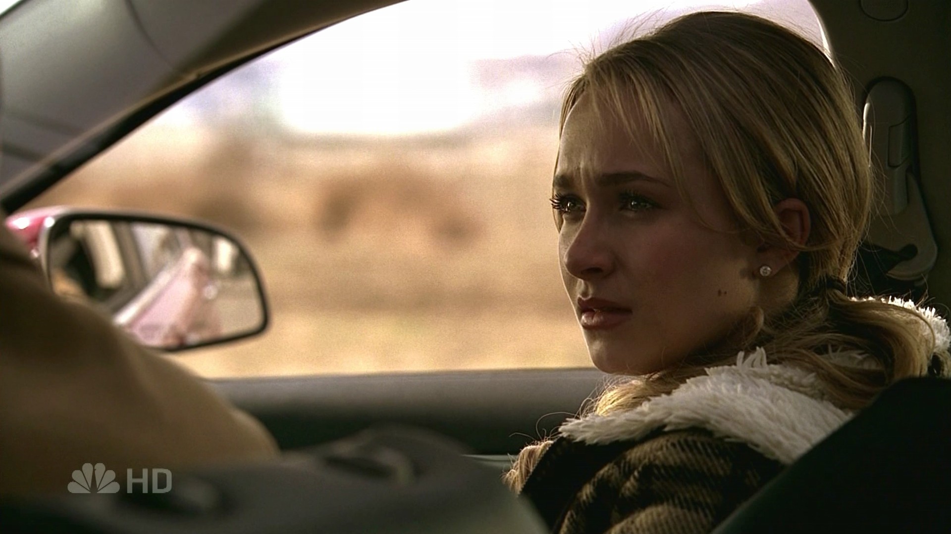 HaydenPanettiere_Heroes_S01E18_HDTV_001.jpg