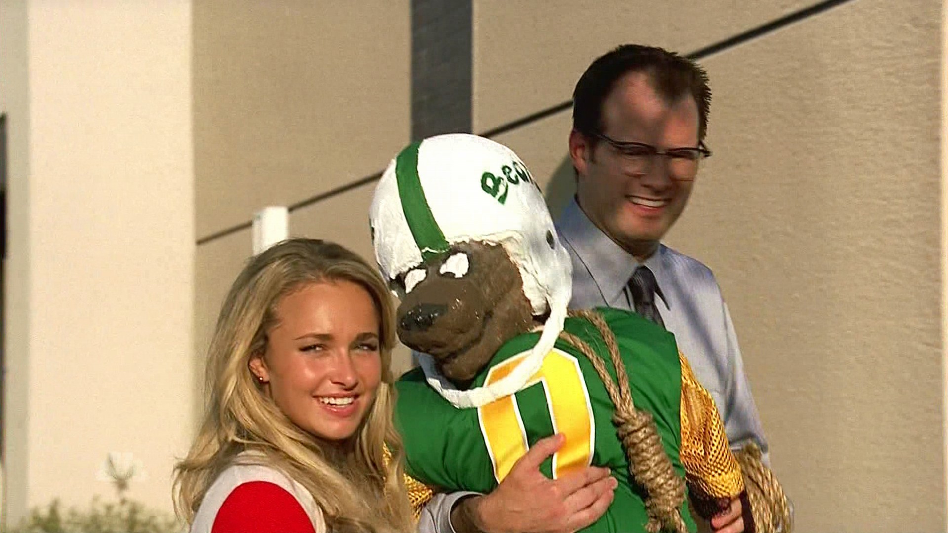 HaydenPanettiere_Heroes_S01E03_HDTV_001.jpg