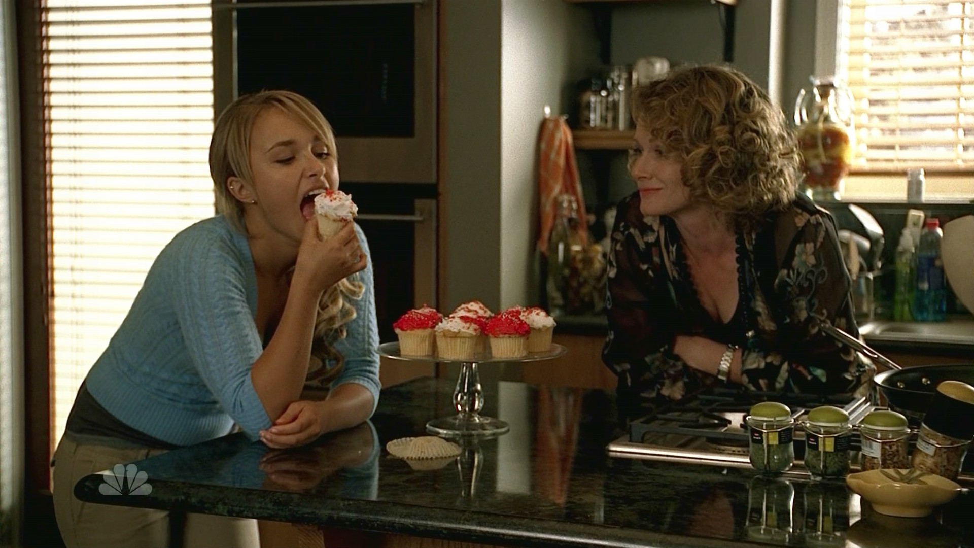 HaydenPanettiere_Heroes_S01E06_HDTV_036.jpg HaydenPanettiere_Heroes_S01E06_HDTV_036.jpg