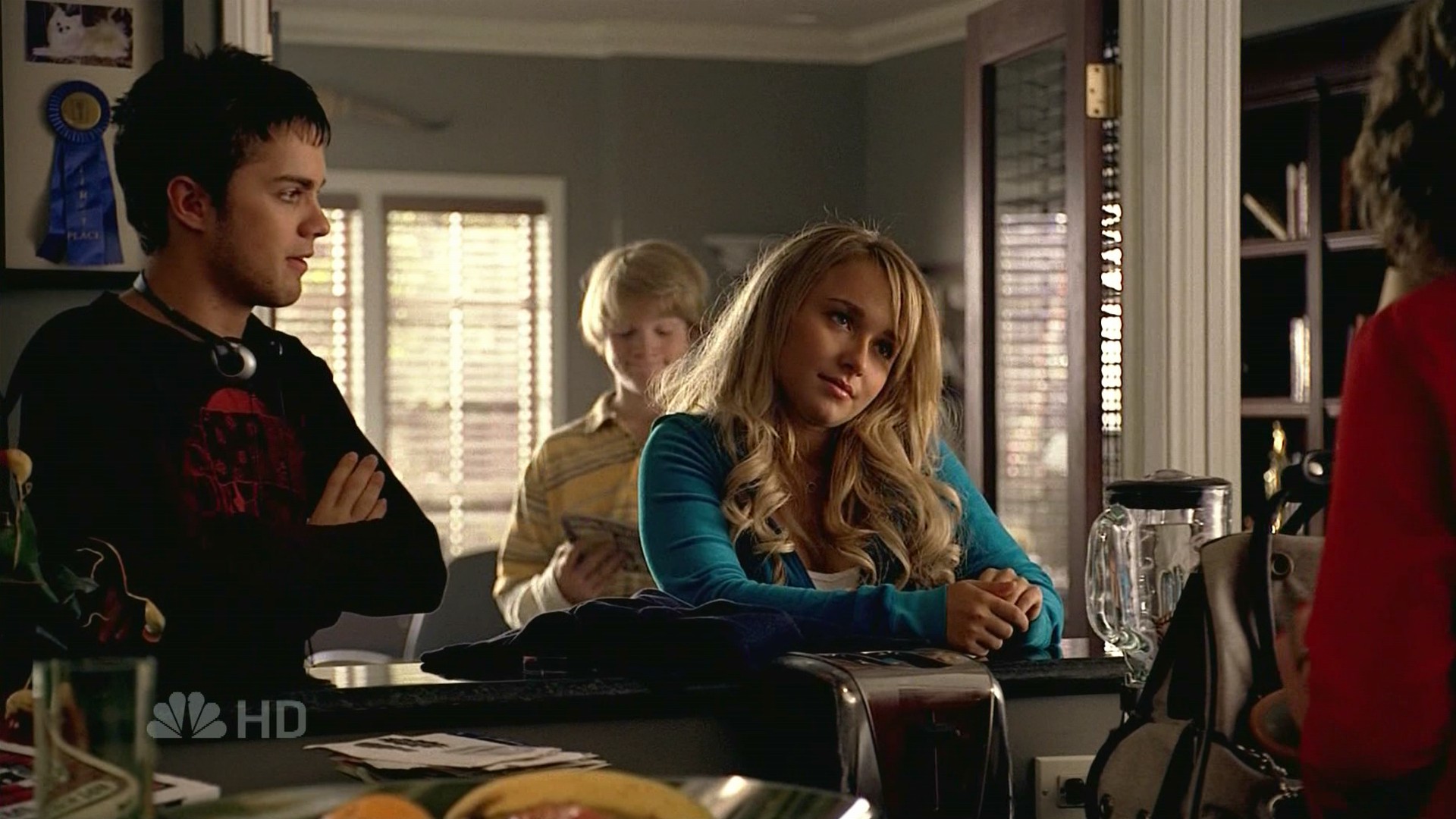 HaydenPanettiere_Heroes_S01E07_HDTV_007.jpg